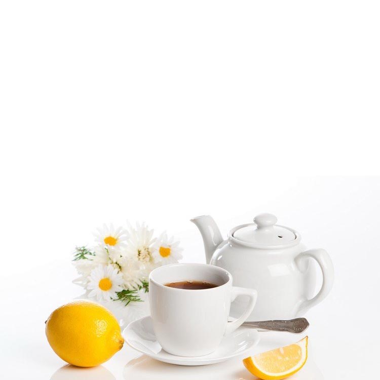 Открытка цветы на фоне голубого неба  сиреневые цветы  Guten Morgen 