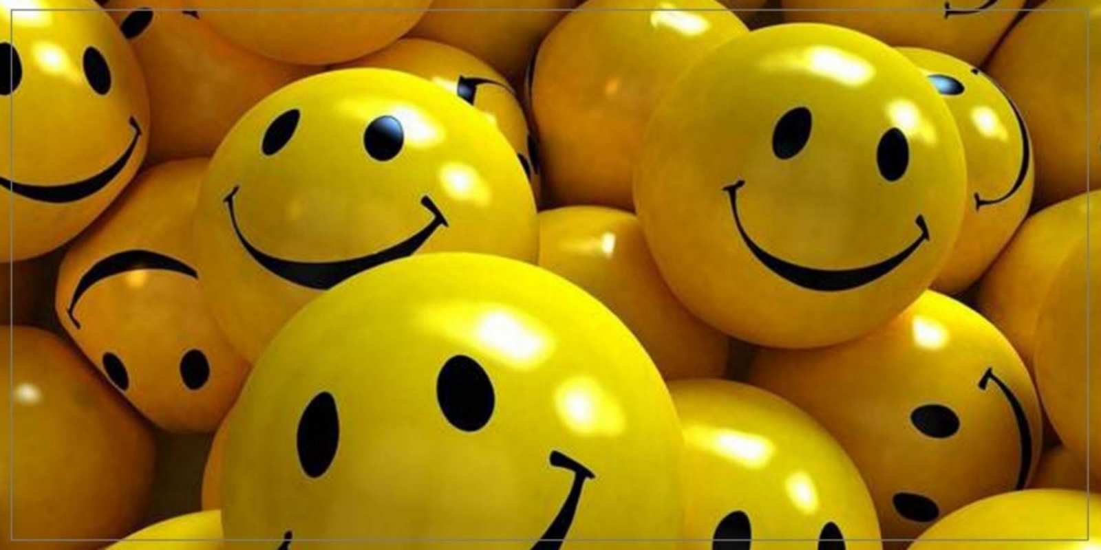 Открытка привет смайлы с имененм смайл Hallo 