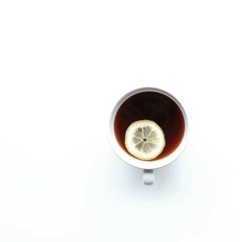 Открытка чай с лимоном на белом фоне  простая открытка  Gute Besserung 