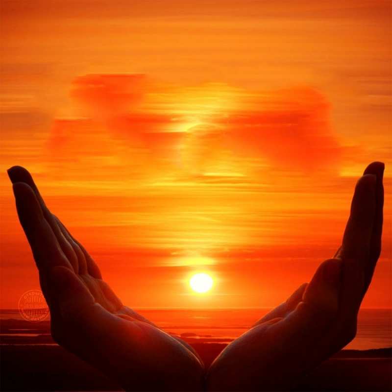 Открытка закат  в руках  Ich liebe dich 