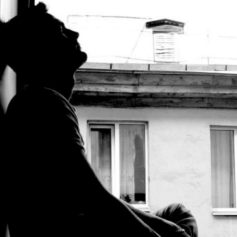 Открытка парень один  скучно ему  Ich vermisse dich 