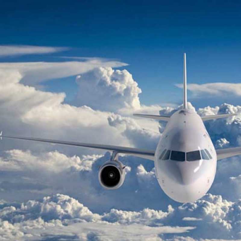 Открытка самолет в снежных облаках голубое небо и белоснежный самолет Gute Reise 