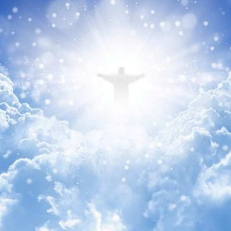 Открытка ангел на небе  ангел на облаках в свете солнца  Mit einem Engelstag 