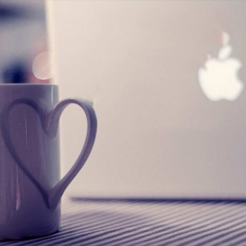 Открытка кружка с ручкой как сердце  знак яблока  Ich liebe dich 