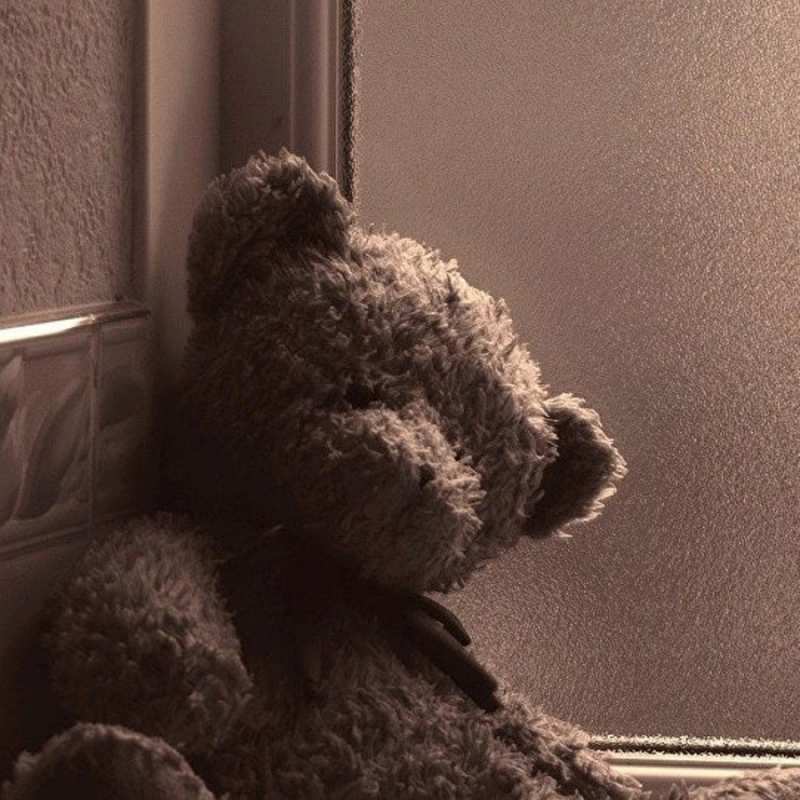 Открытка мы с медвежонком тебя ждем  скучаем тут  Ich vermisse dich 